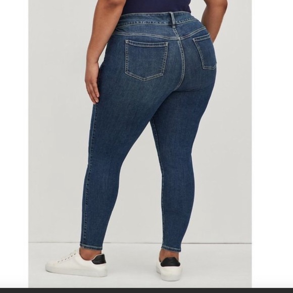 Torrid JEGGING SKINNY SUPER SOFT HIGH-RISE JEAN in size 16T - Picture 3 of 7
